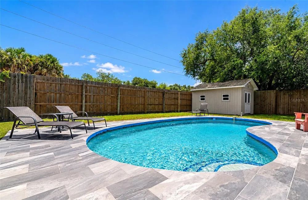 2861 INDIANWOOD DRIVE Sarasota, FL 34232