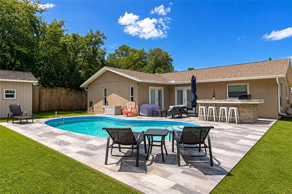 2861 INDIANWOOD DRIVE Sarasota, FL 34232