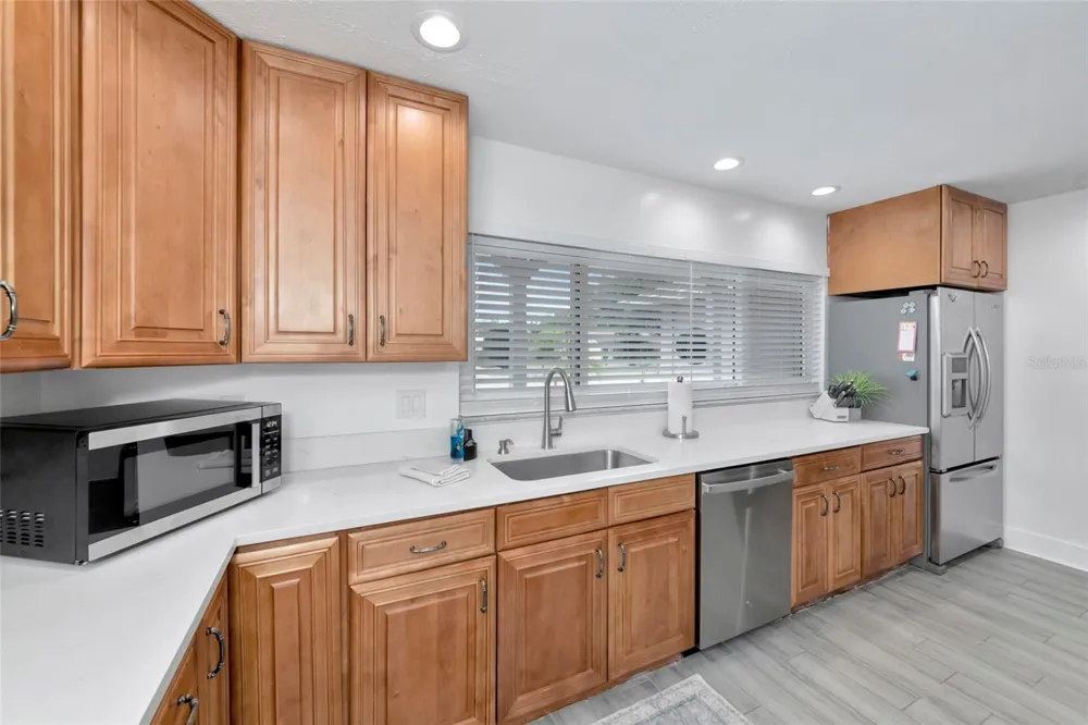 2861 INDIANWOOD DRIVE Sarasota, FL 34232