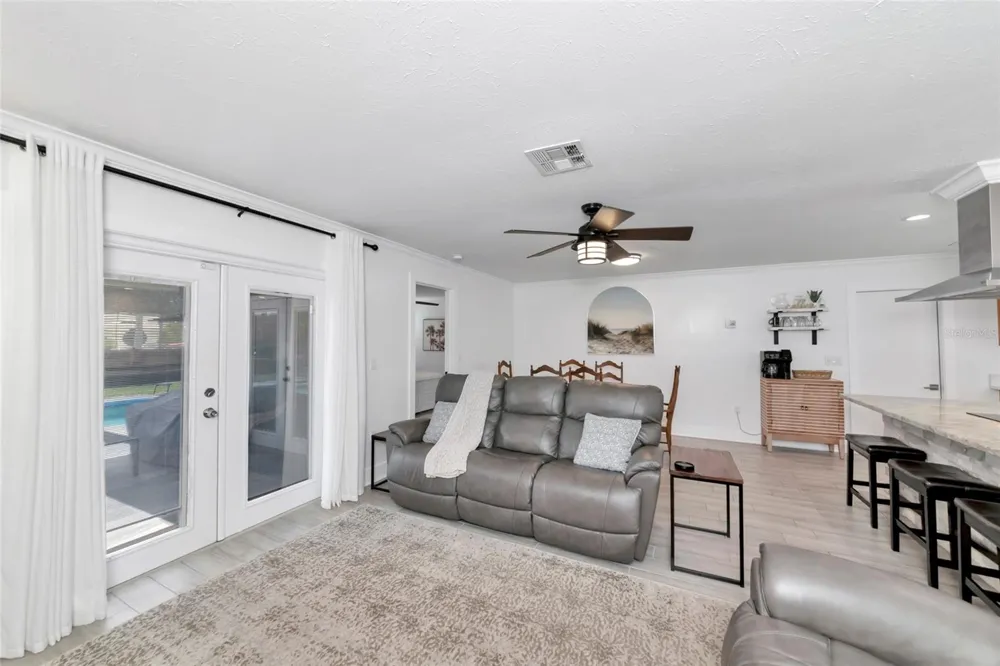 2861 INDIANWOOD DRIVE Sarasota, FL 34232