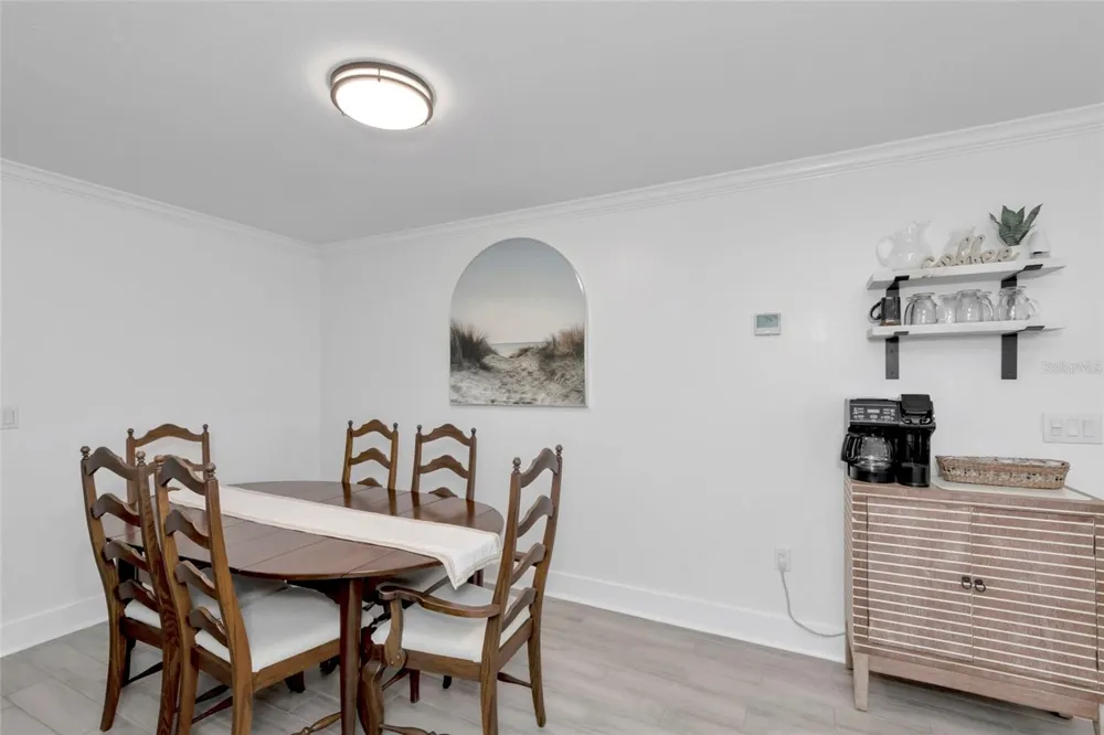2861 INDIANWOOD DRIVE Sarasota, FL 34232