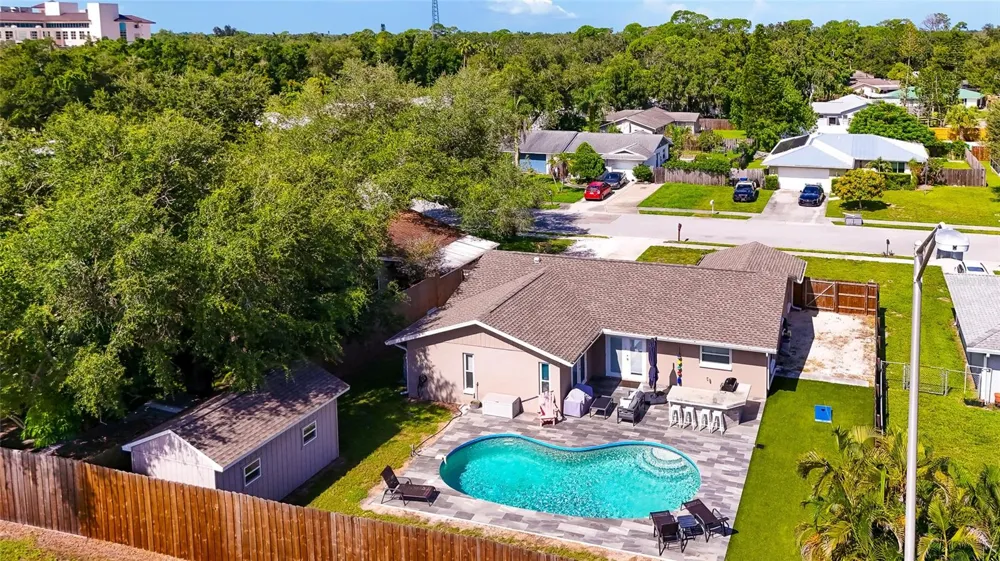 2861 INDIANWOOD DRIVE Sarasota, FL 34232