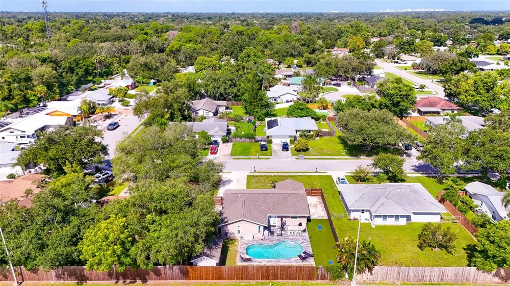2861 INDIANWOOD DRIVE Sarasota, FL 34232
