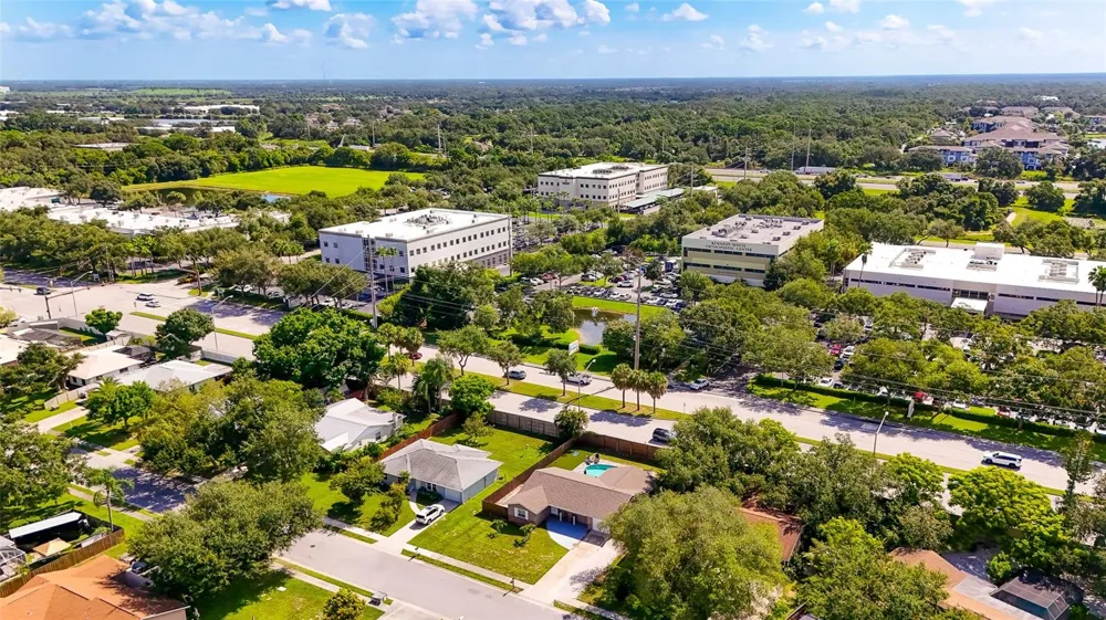2861 INDIANWOOD DRIVE Sarasota, FL 34232