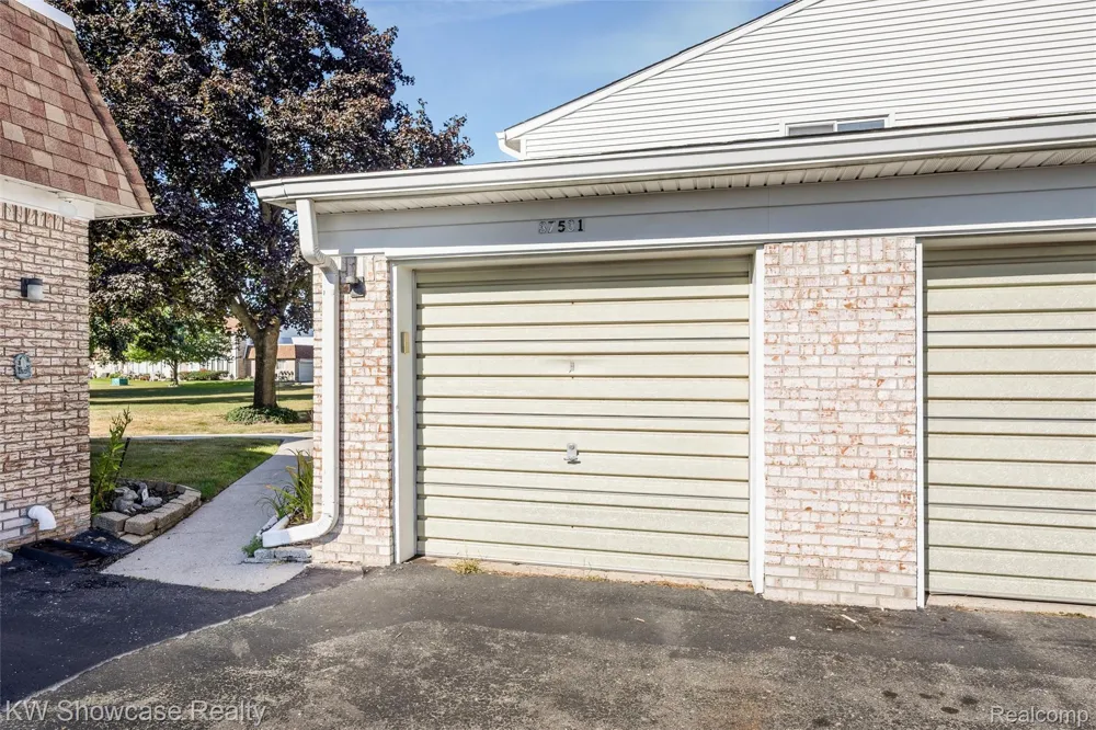 37531 Colonial Drive Westland City, MI 48185