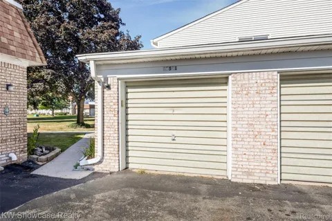 37531 N Colonial Drive