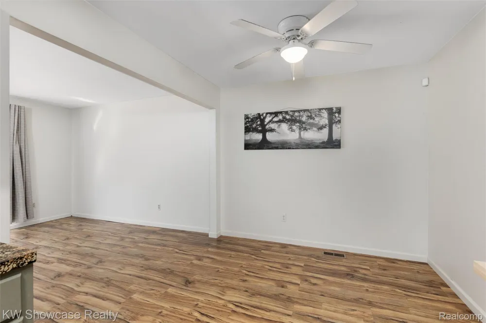 37531 Colonial Drive Westland City, MI 48185