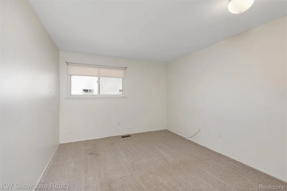 37531 Colonial Drive Westland City, MI 48185