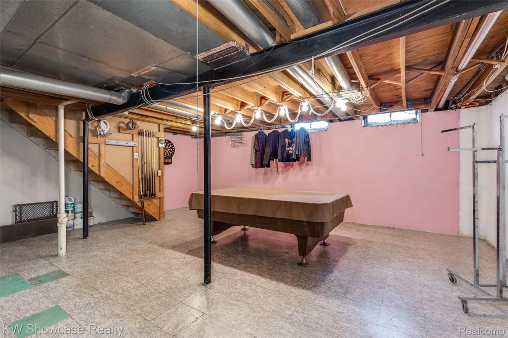37531 Colonial Drive Westland City, MI 48185