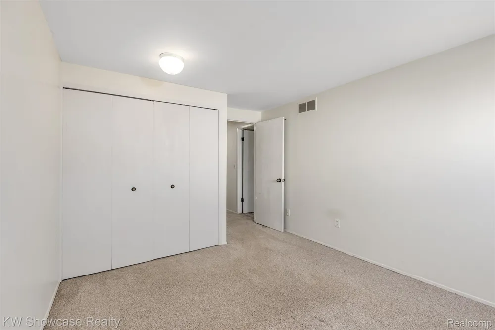 37531 Colonial Drive Westland City, MI 48185