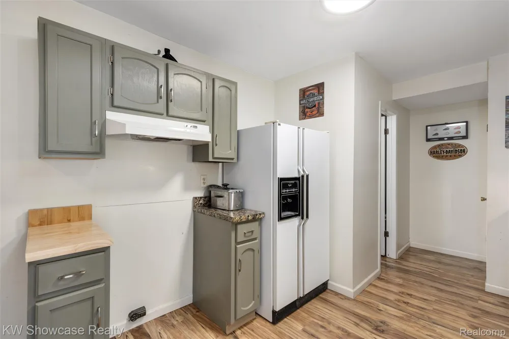 37531 Colonial Drive Westland City, MI 48185
