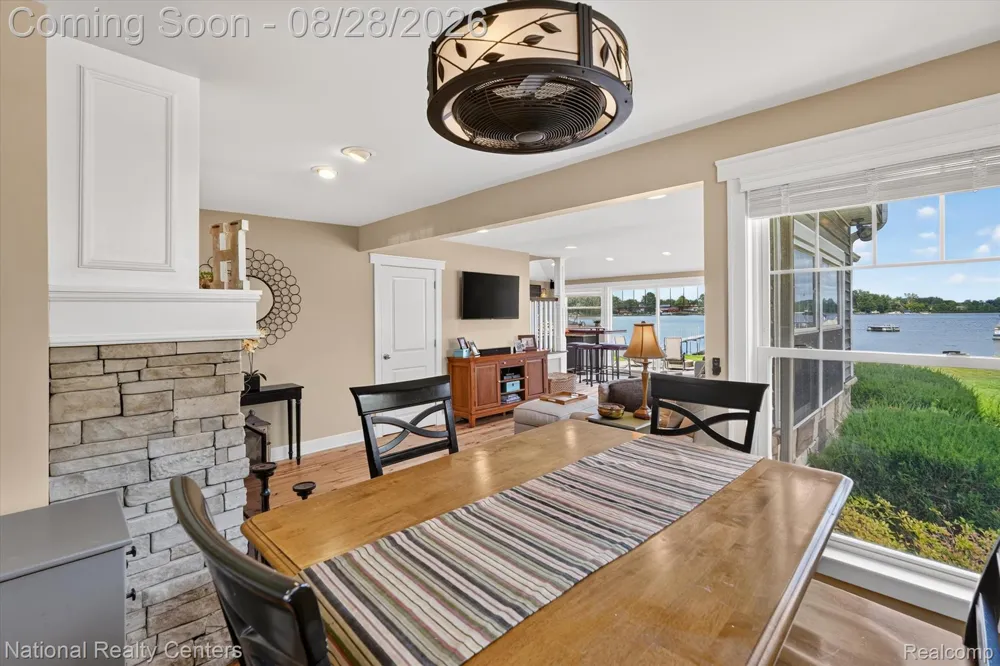 9749 Beverly Drive Hamburg Township, MI 48169