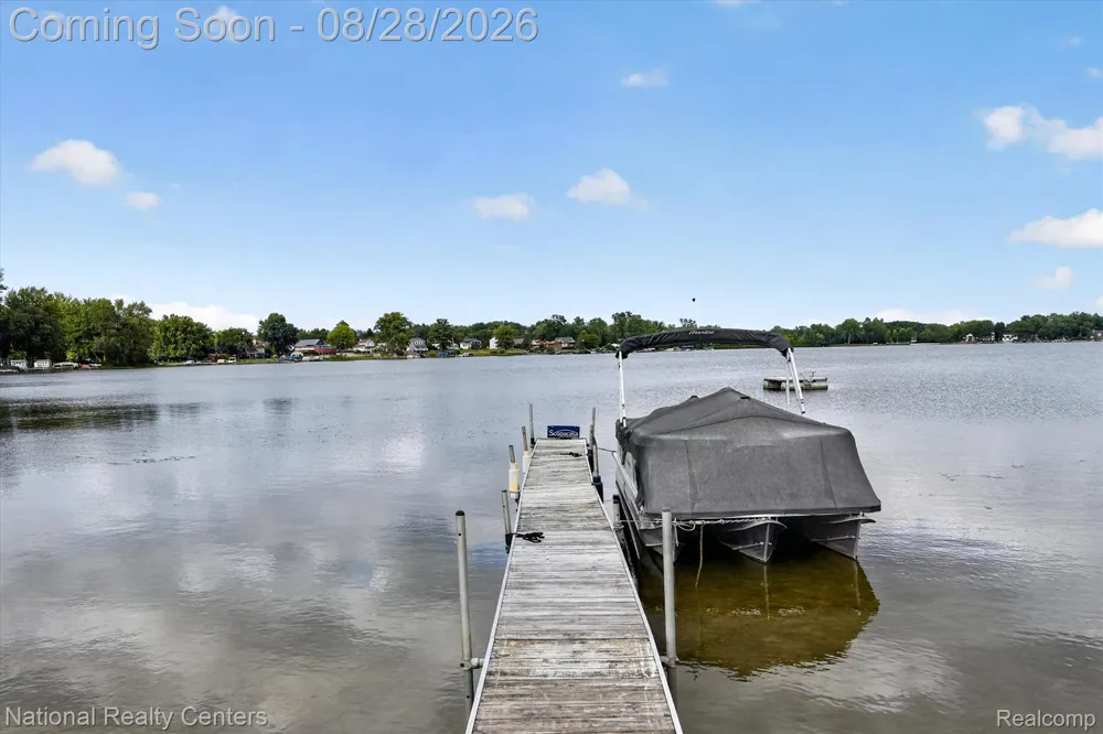 9749 Beverly Drive Hamburg Township, MI 48169