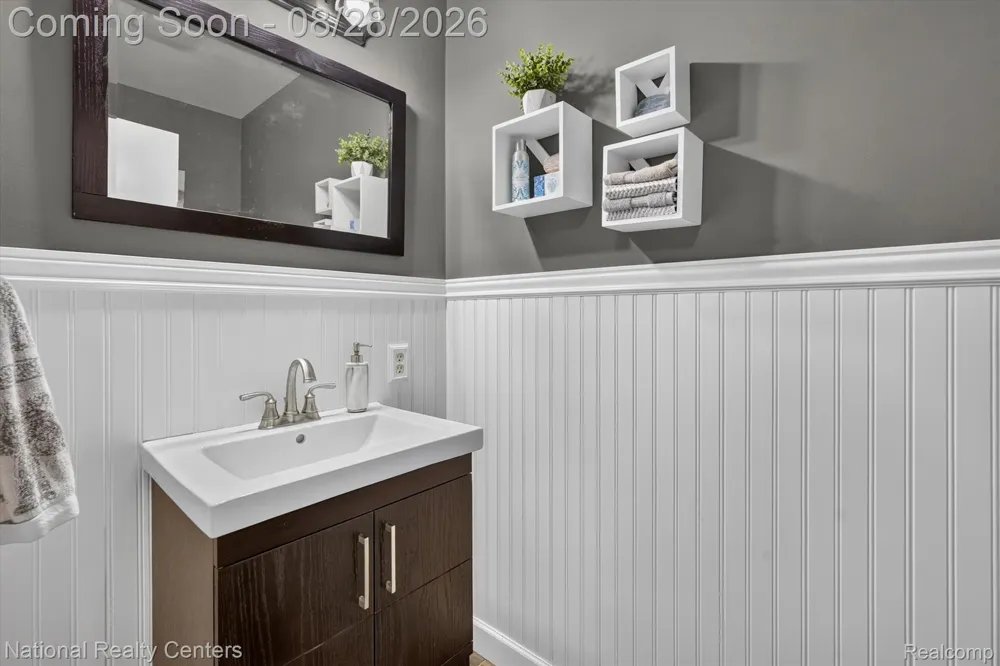 9749 Beverly Drive Hamburg Township, MI 48169