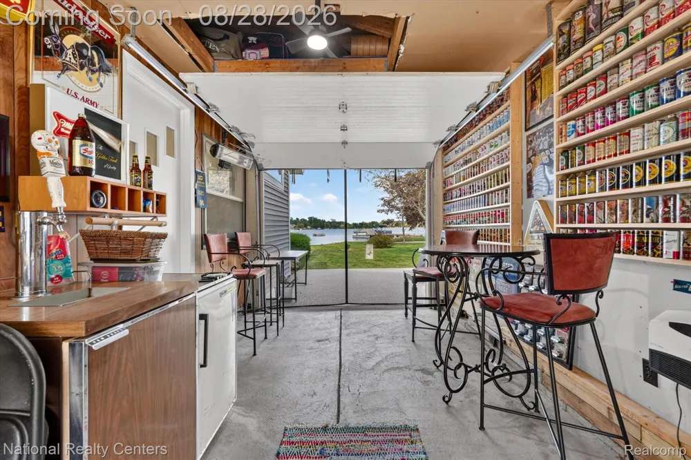 9749 Beverly Drive Hamburg Township, MI 48169