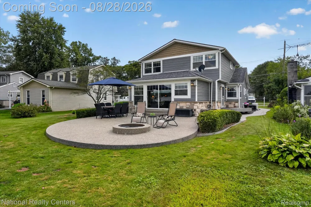 9749 Beverly Drive Hamburg Township, MI 48169