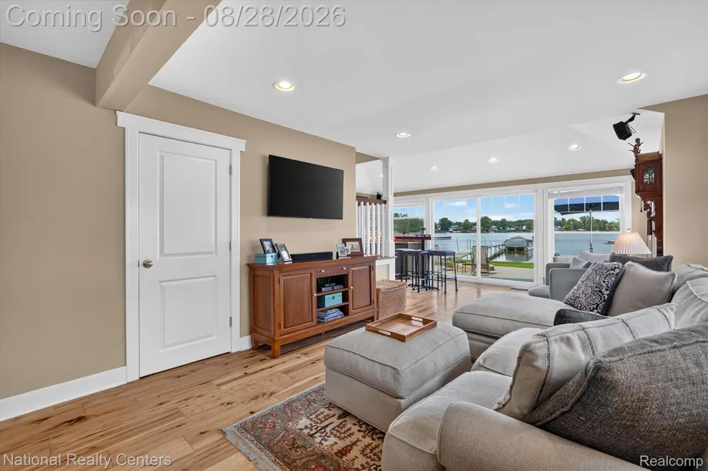 9749 Beverly Drive Hamburg Township, MI 48169