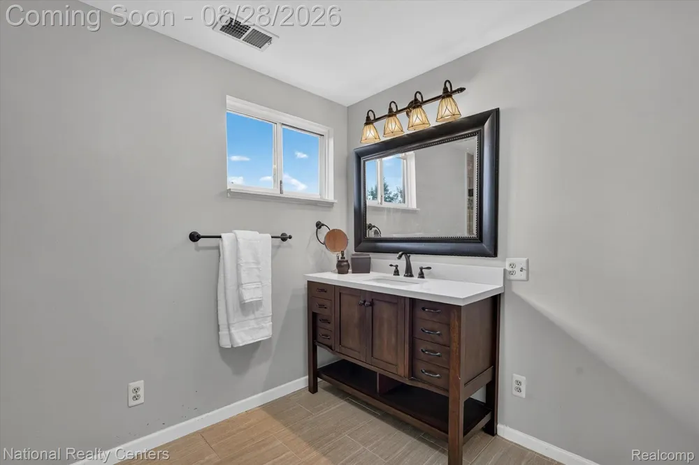 9749 Beverly Drive Hamburg Township, MI 48169
