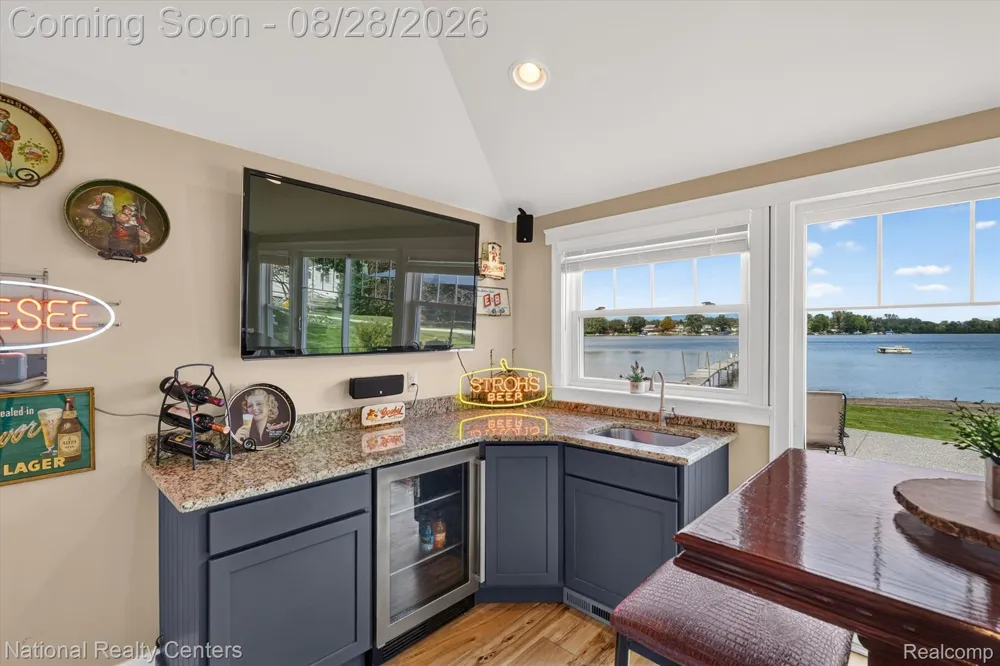 9749 Beverly Drive Hamburg Township, MI 48169