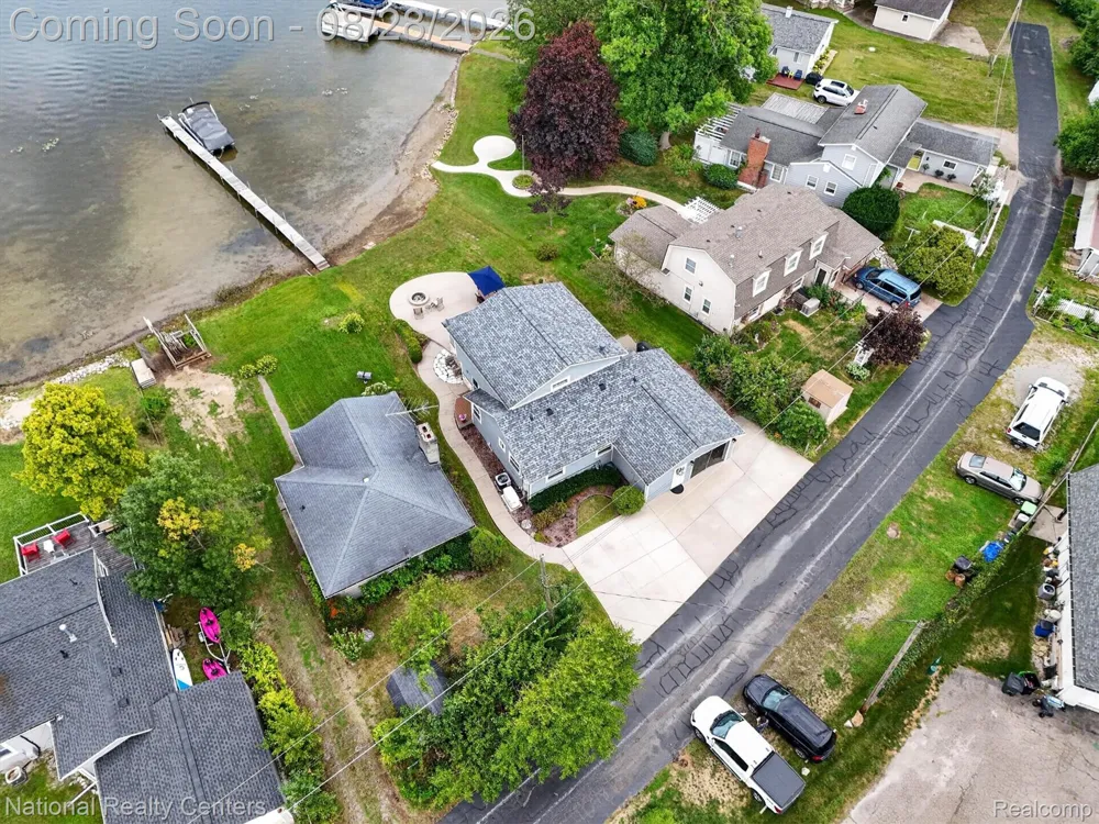 9749 Beverly Drive Hamburg Township, MI 48169
