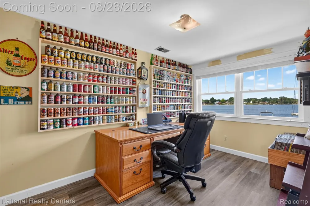 9749 Beverly Drive Hamburg Township, MI 48169