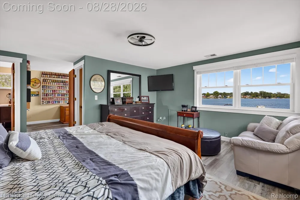 9749 Beverly Drive Hamburg Township, MI 48169