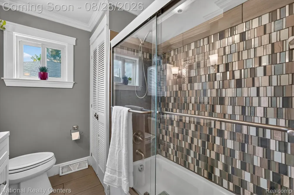 9749 Beverly Drive Hamburg Township, MI 48169