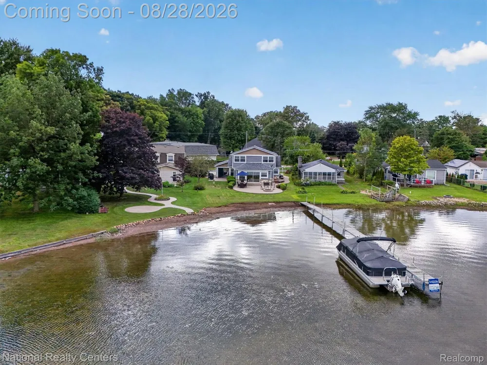 9749 Beverly Drive Hamburg Township, MI 48169