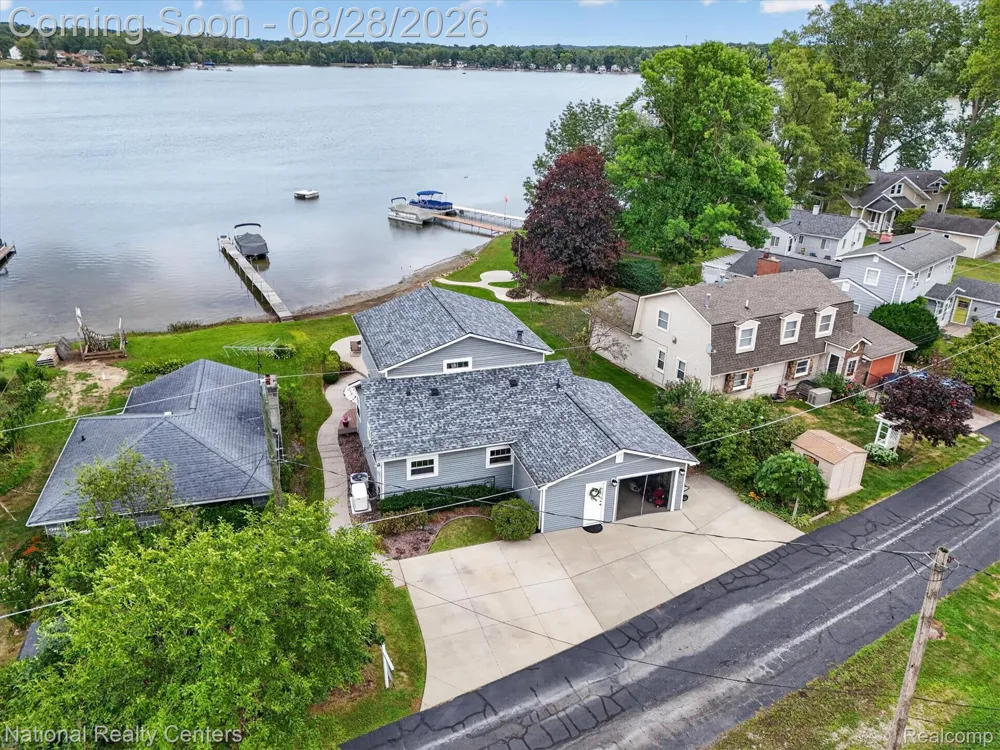9749 Beverly Drive Hamburg Township, MI 48169