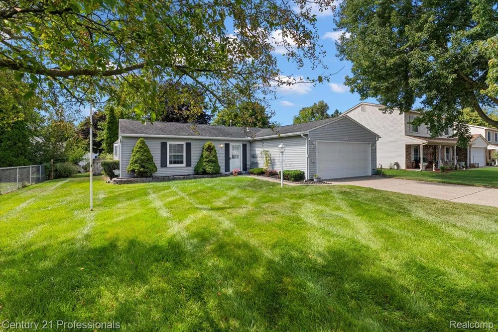 1148 Meadowlark Drive Waterford Charter Township, MI 48327