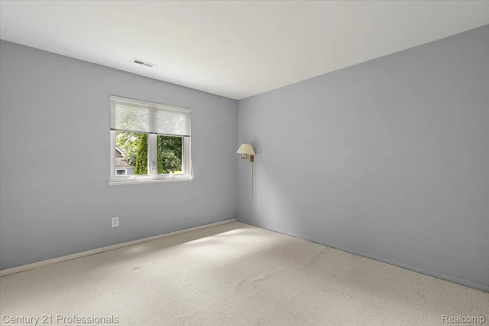 1148 Meadowlark Drive Waterford Charter Township, MI 48327