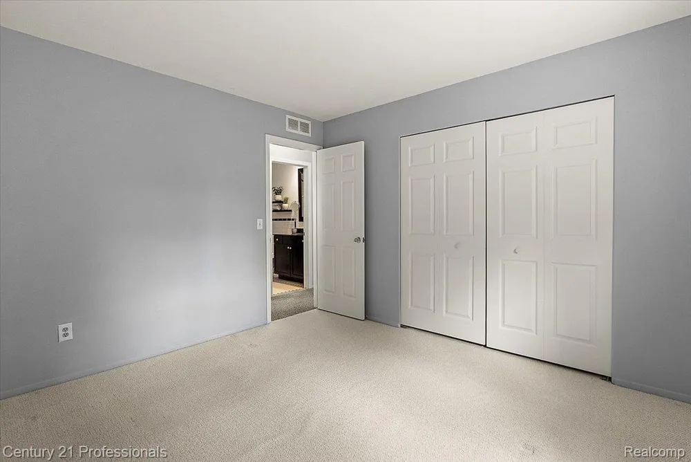 1148 Meadowlark Drive Waterford Charter Township, MI 48327