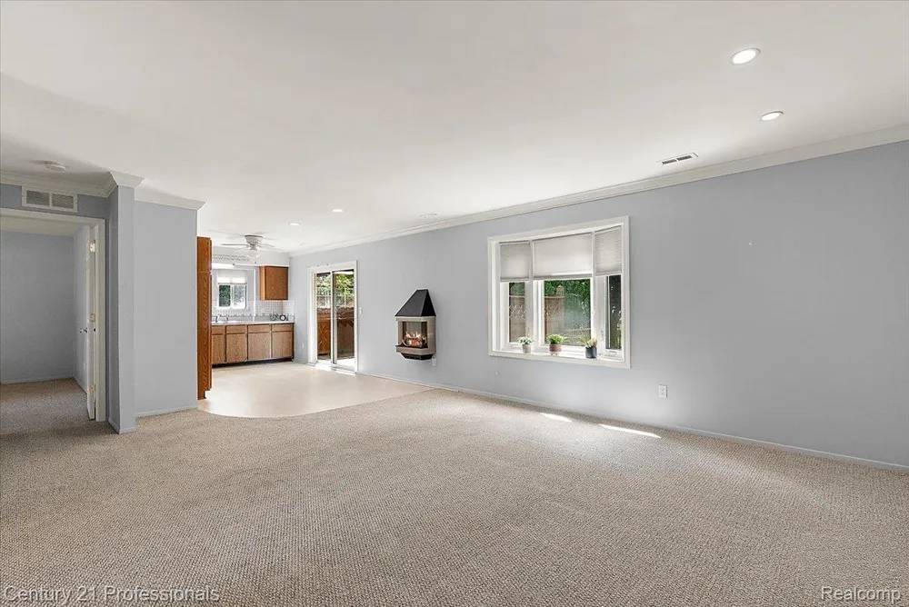 1148 Meadowlark Drive Waterford Charter Township, MI 48327