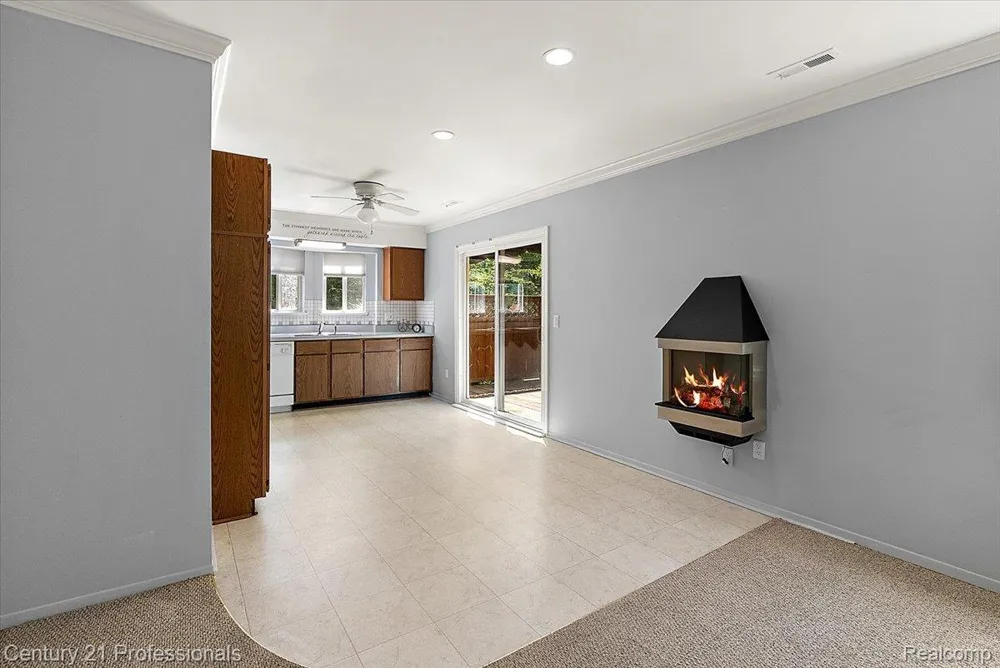1148 Meadowlark Drive Waterford Charter Township, MI 48327