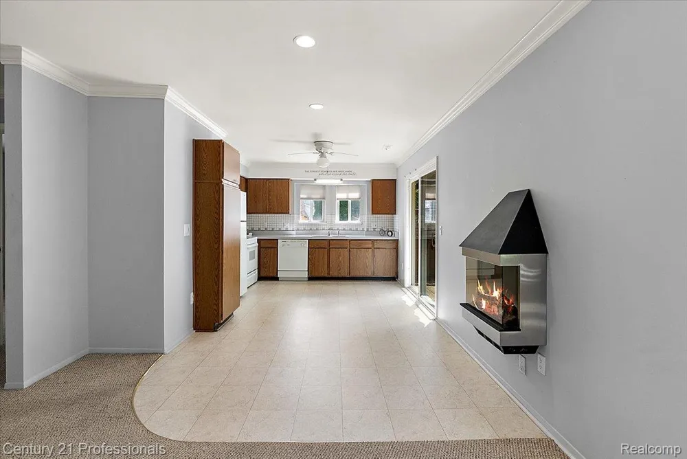 1148 Meadowlark Drive Waterford Charter Township, MI 48327
