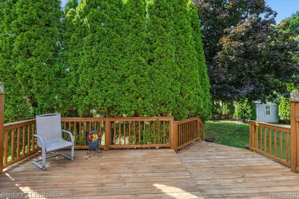 1148 Meadowlark Drive Waterford Charter Township, MI 48327