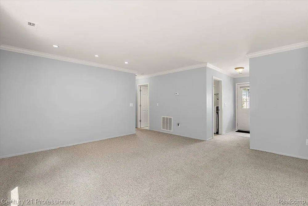 1148 Meadowlark Drive Waterford Charter Township, MI 48327