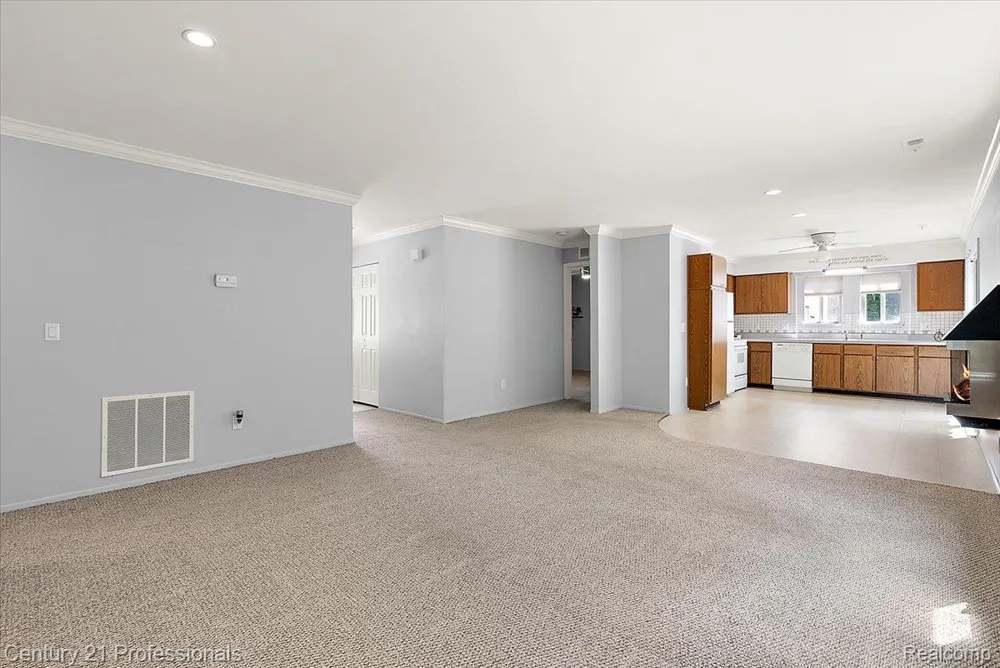 1148 Meadowlark Drive Waterford Charter Township, MI 48327