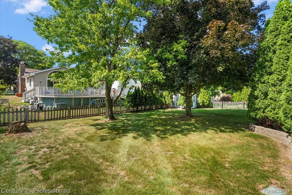 1148 Meadowlark Drive Waterford Charter Township, MI 48327
