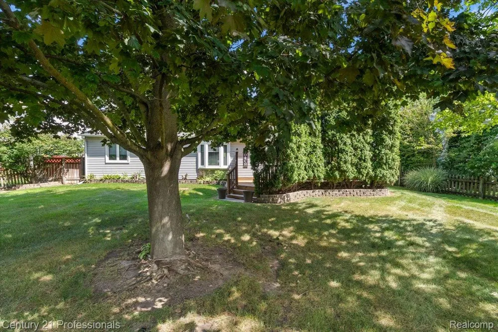 1148 Meadowlark Drive Waterford Charter Township, MI 48327
