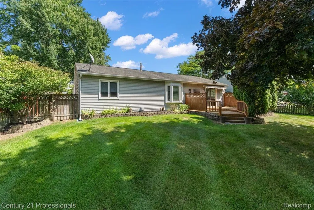 1148 Meadowlark Drive Waterford Charter Township, MI 48327