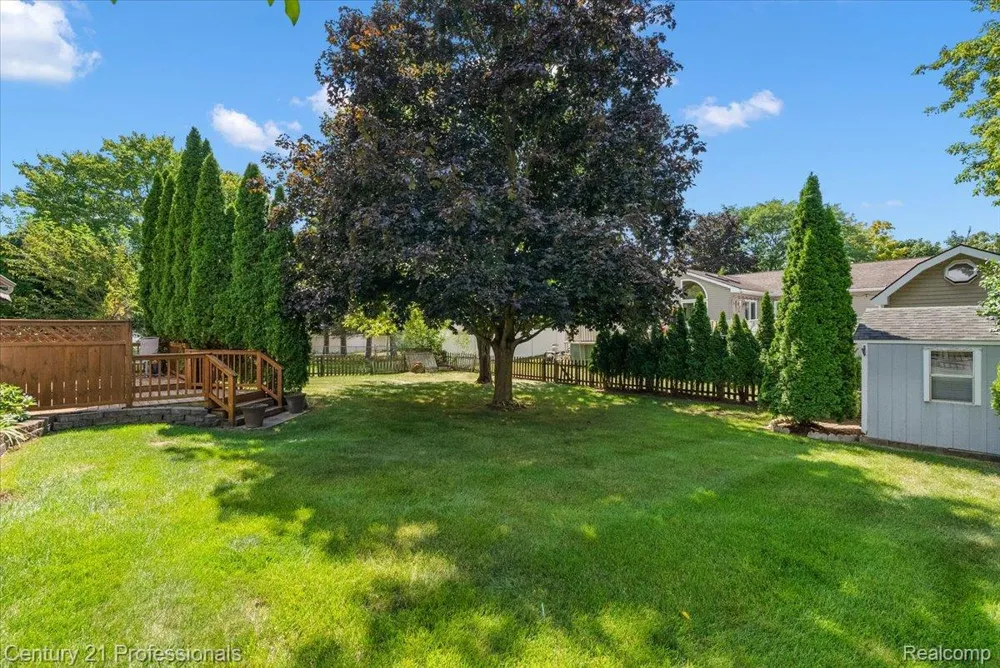 1148 Meadowlark Drive Waterford Charter Township, MI 48327