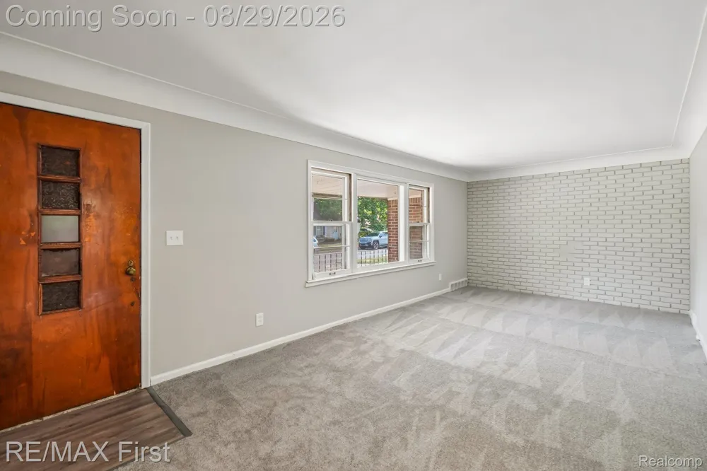 29309 Milton Avenue Madison Heights City, MI 48071
