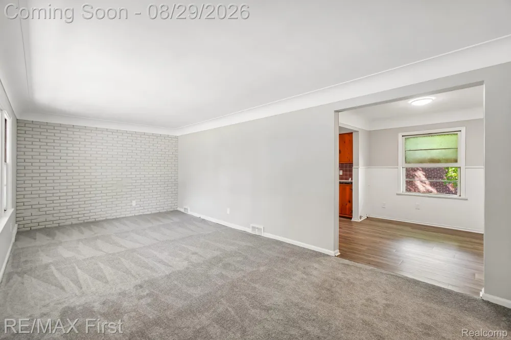 29309 Milton Avenue Madison Heights City, MI 48071