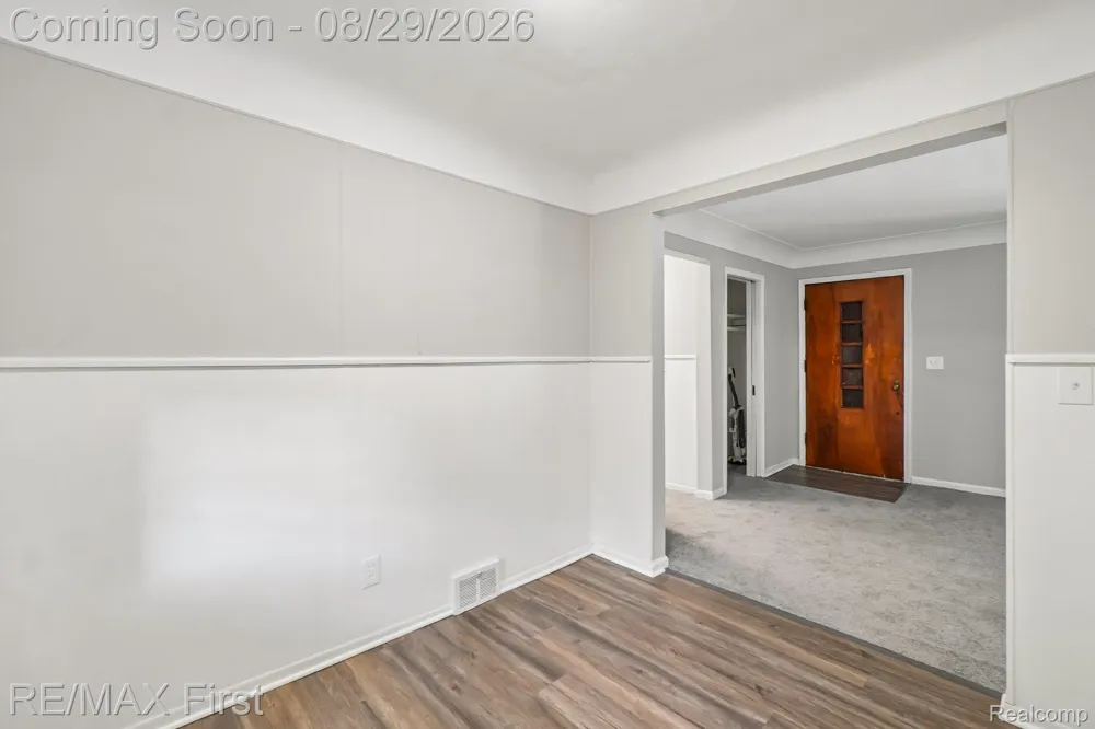 29309 Milton Avenue Madison Heights City, MI 48071