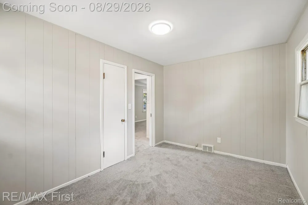 29309 Milton Avenue Madison Heights City, MI 48071