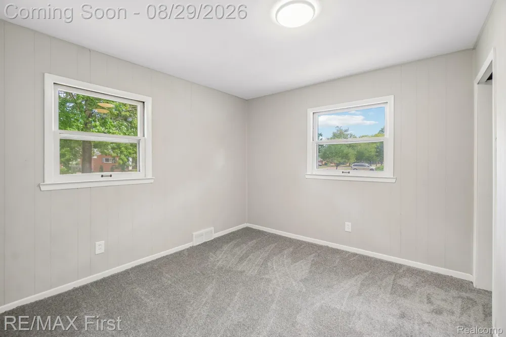 29309 Milton Avenue Madison Heights City, MI 48071