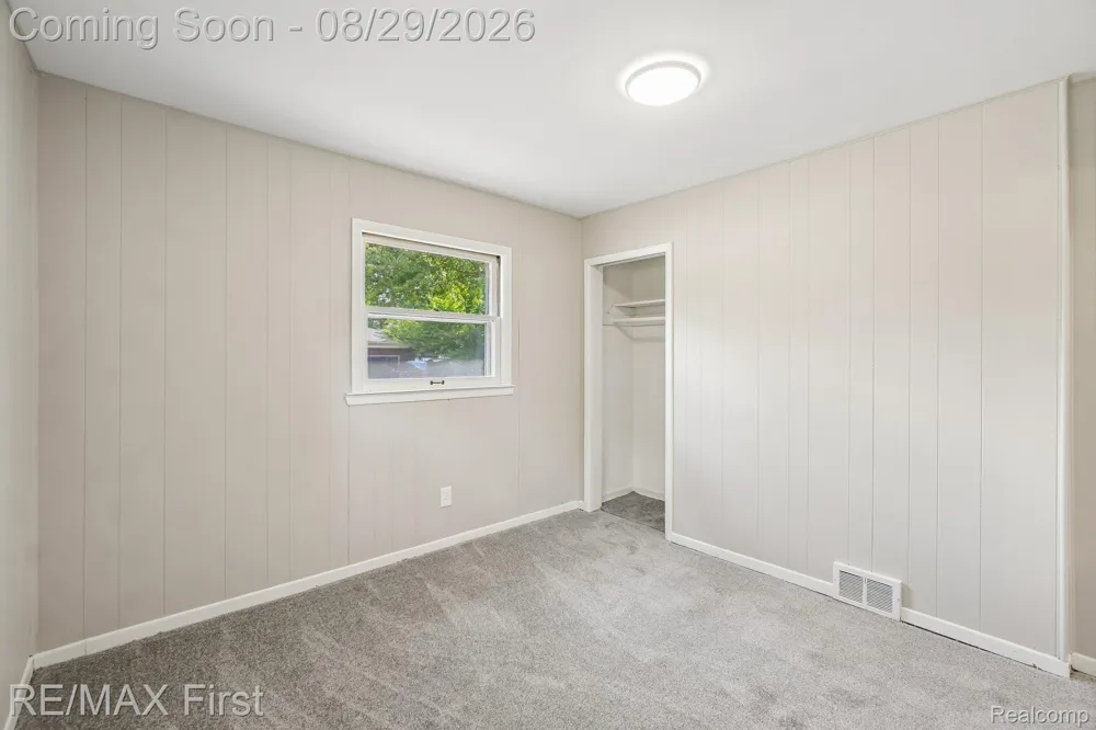 29309 Milton Avenue Madison Heights City, MI 48071