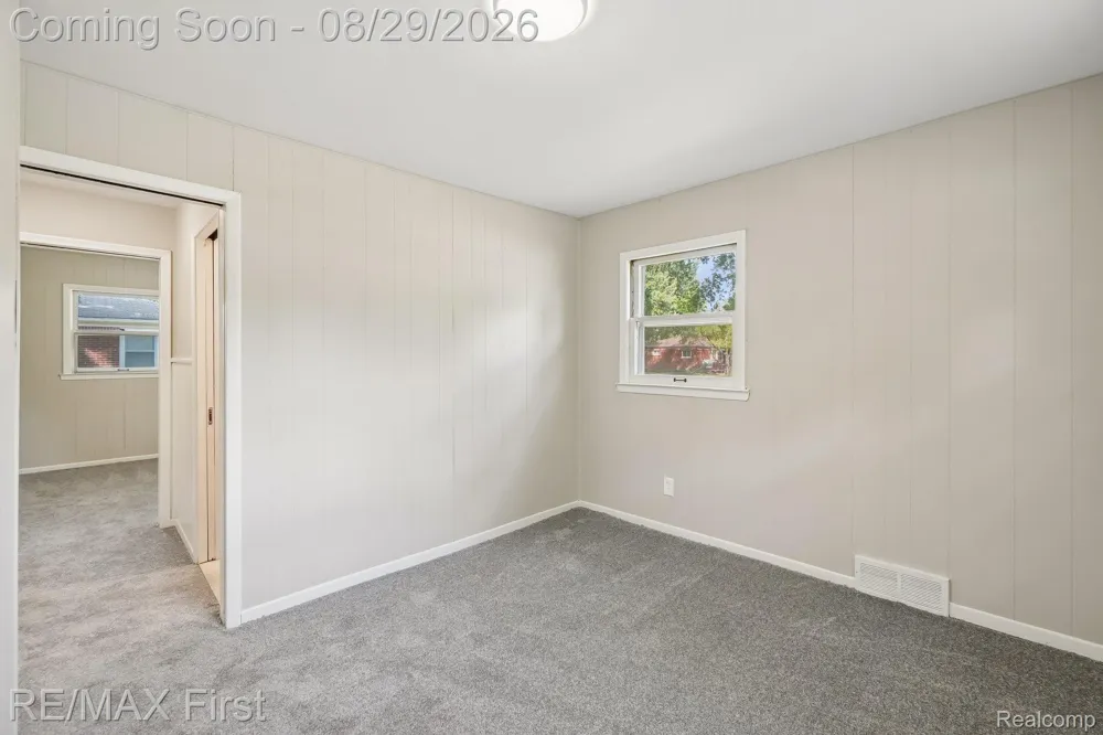 29309 Milton Avenue Madison Heights City, MI 48071