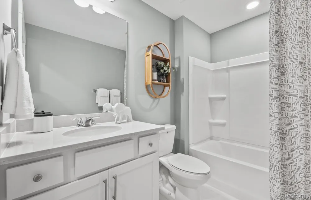 3031 Sheffield Circle Independence Charter Township, MI 48346
